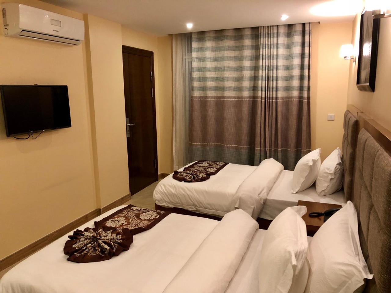 IMPERIAL HOTEL & APARTMENTS